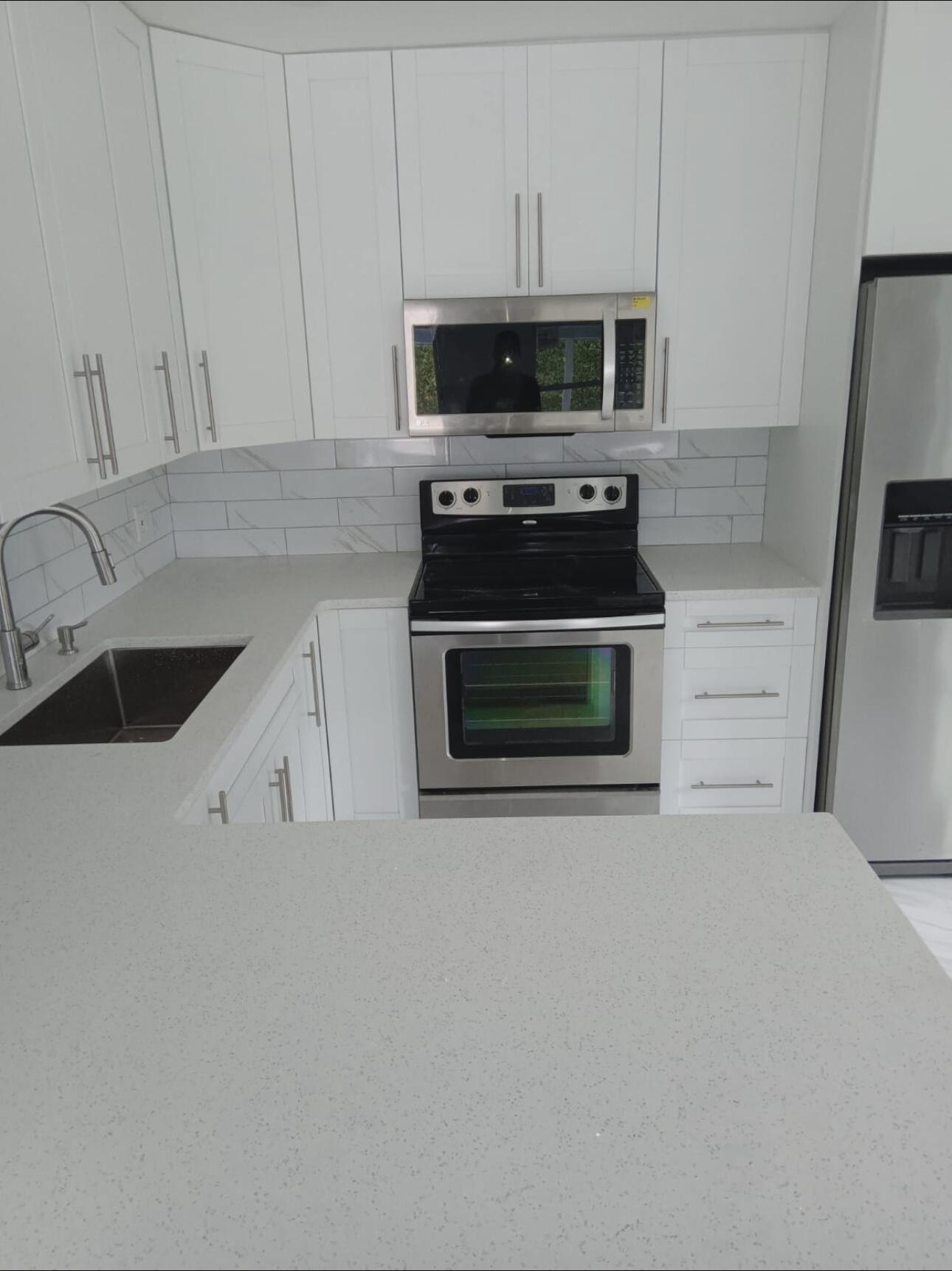 709 West 2nd Street Riviera Beach, FL 33404 - Photo 6 of 10 IMG_7743