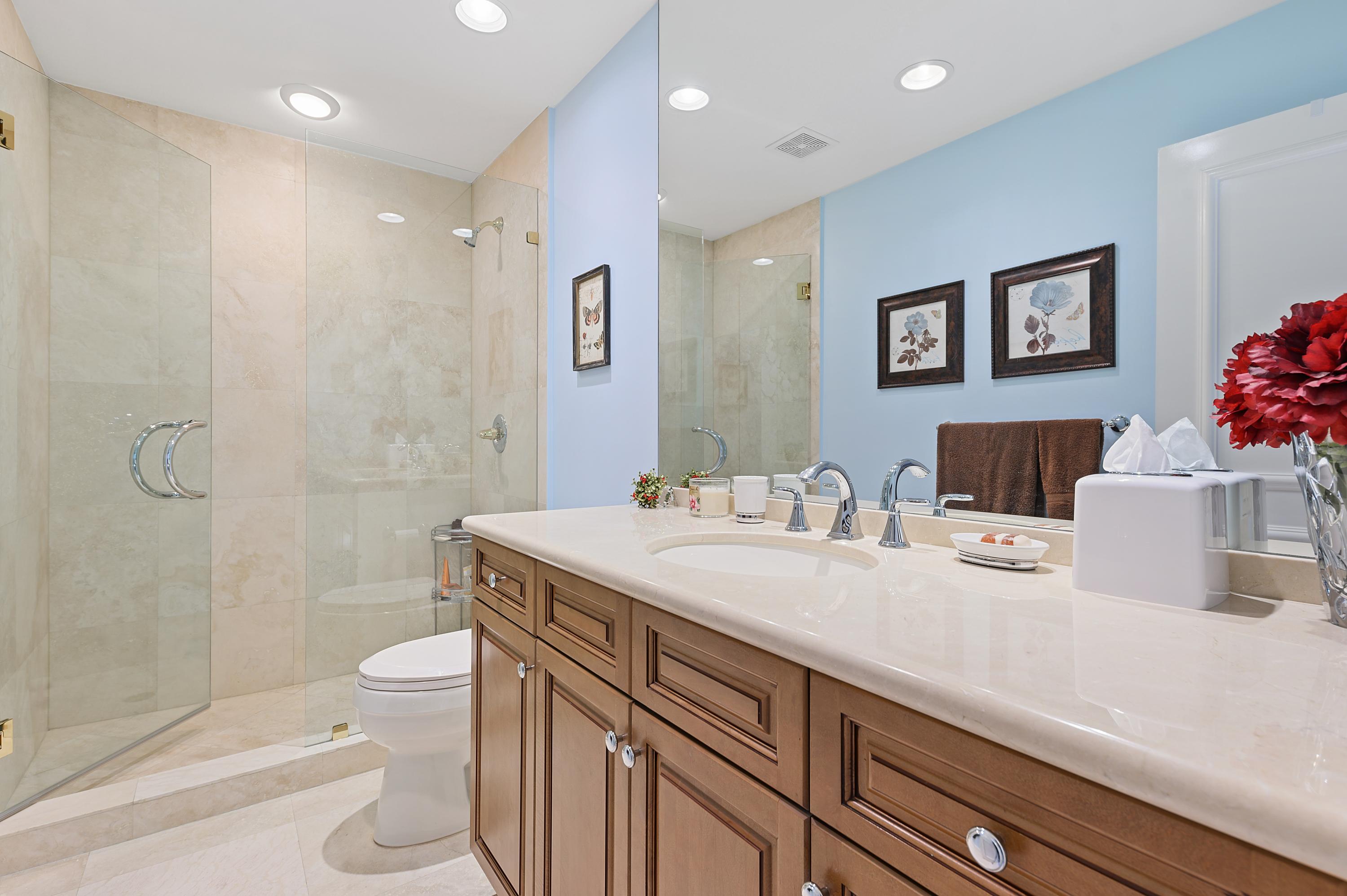 913 Foxpointe Circle Delray Beach, FL 33445 - Photo 12 of 21 11_913FoxpointeCircle_8_Bathroom_HiRes