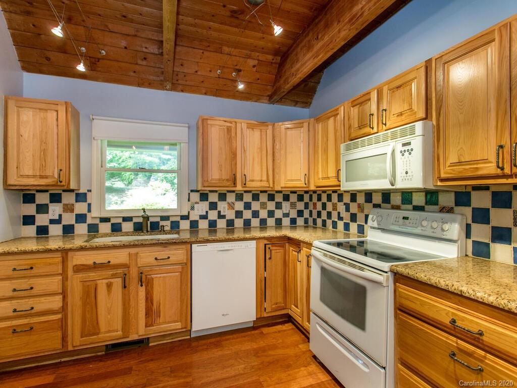 41 Sunkist Road Brevard, NC 28712 - Photo 12 of 35 Gallery Image 12