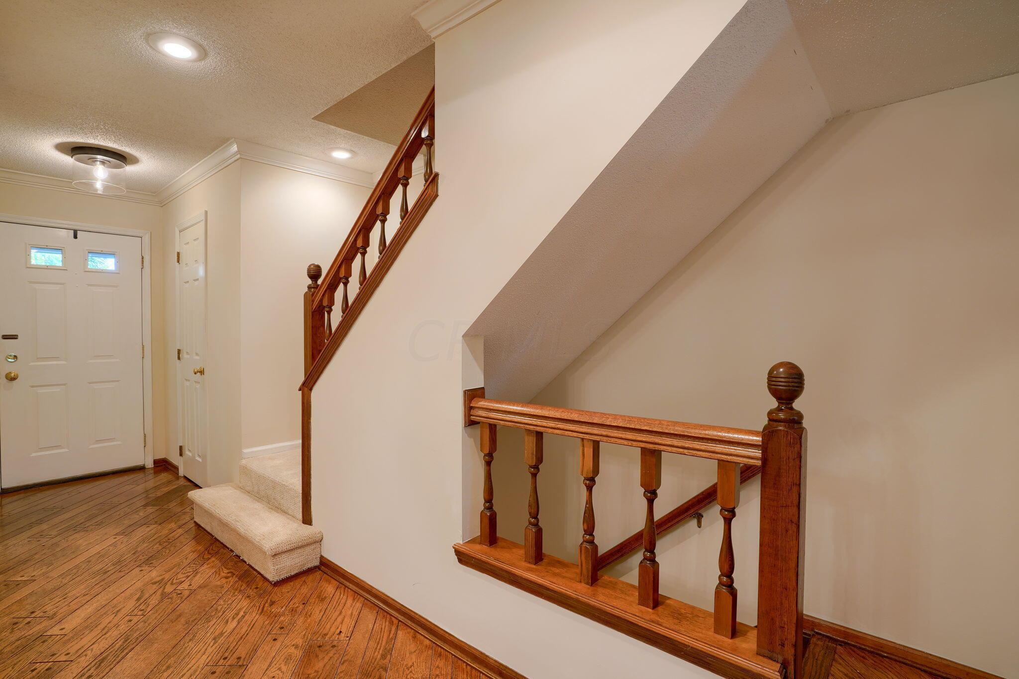 2207 Sandston Road Columbus, OH 43220 - Photo 30 of 48 STAIRWAY - OPEN TO LL