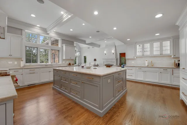 $2,700,000 | 1090 Evergreen Drive, Lake Forest, IL 60045