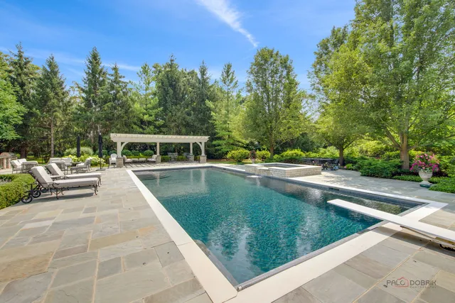 $2,700,000 | 1090 Evergreen Drive, Lake Forest, IL 60045