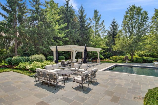 $2,700,000 | 1090 Evergreen Drive, Lake Forest, IL 60045