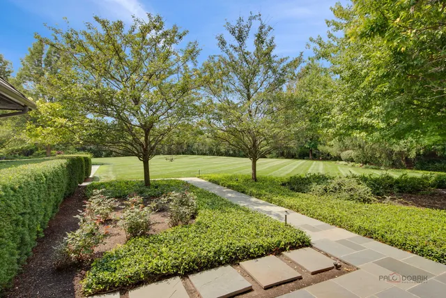 $2,700,000 | 1090 Evergreen Drive, Lake Forest, IL 60045