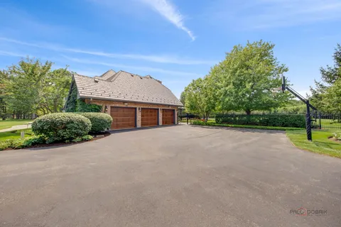 $2,700,000 | 1090 Evergreen Drive, Lake Forest, IL 60045