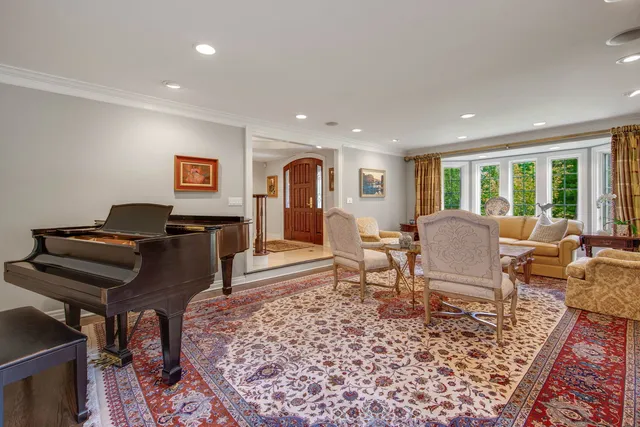 $2,700,000 | 1090 Evergreen Drive, Lake Forest, IL 60045