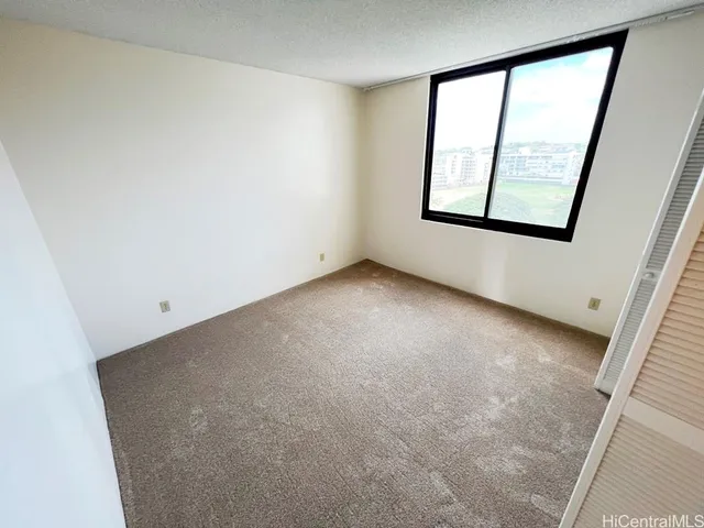 $2,700 | 990 Ala Nanala Street, Unit 9A, Honolulu, HI 96818