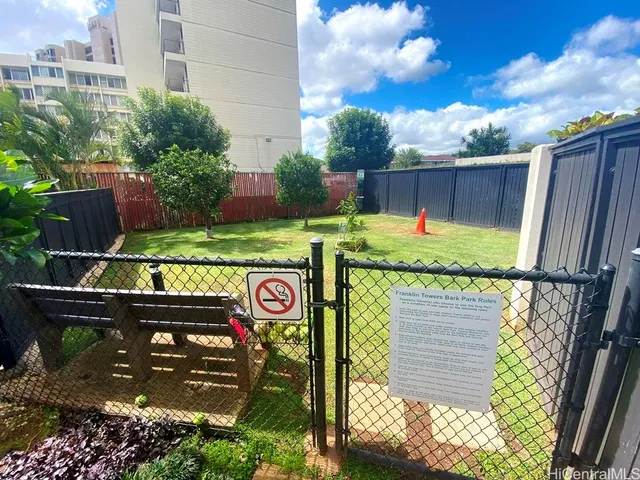 $2,700 | 990 Ala Nanala Street, Unit 9A, Honolulu, HI 96818