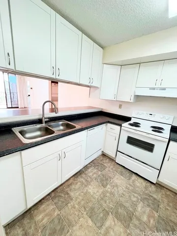 $2,700 | 990 Ala Nanala Street, Unit 9A, Honolulu, HI 96818