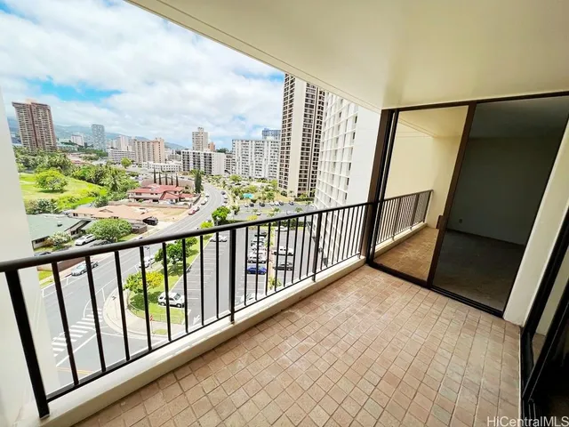 $2,700 | 990 Ala Nanala Street, Unit 9A, Honolulu, HI 96818