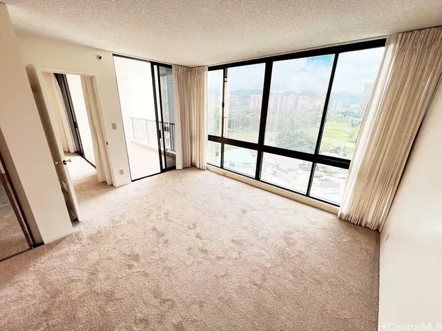 $2,700 | 990 Ala Nanala Street, Unit 9A, Honolulu, HI 96818