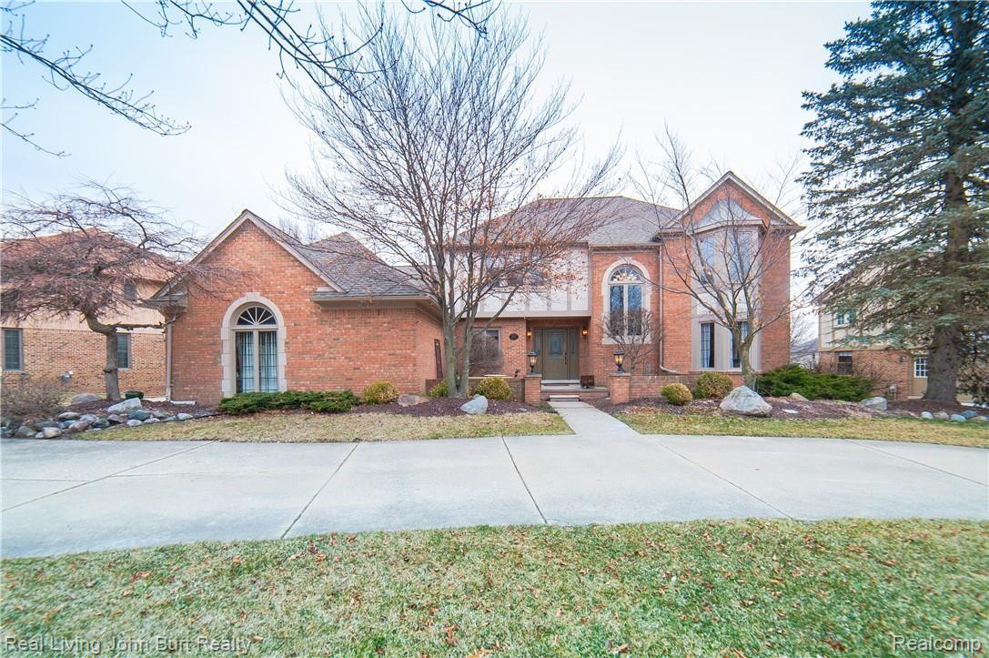 3778 Summit Ridge Drive Rochester, MI 48306 - Photo 1 of 37 5 bedroom 3.5 baths in Hawthorn Hills Sub