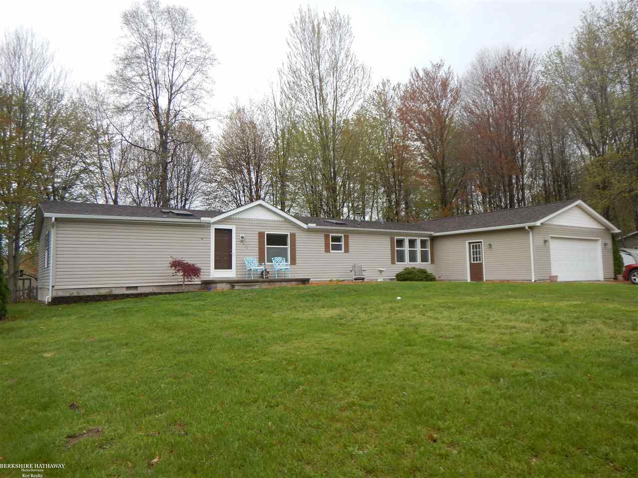 9232 Folkert Road Algonac, MI 48001 - Photo 4 of 45 31318528-3.JPG