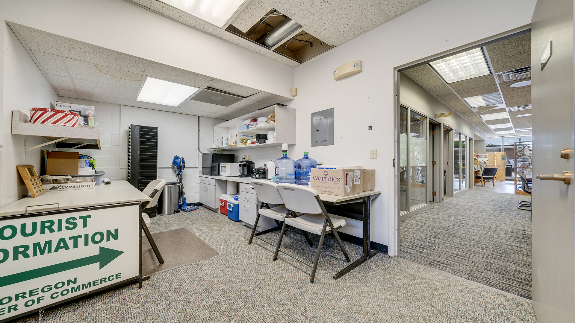 122 North 4th Street Oregon, IL 61061 - Photo 23 of 32 a reading room with furniture and a table