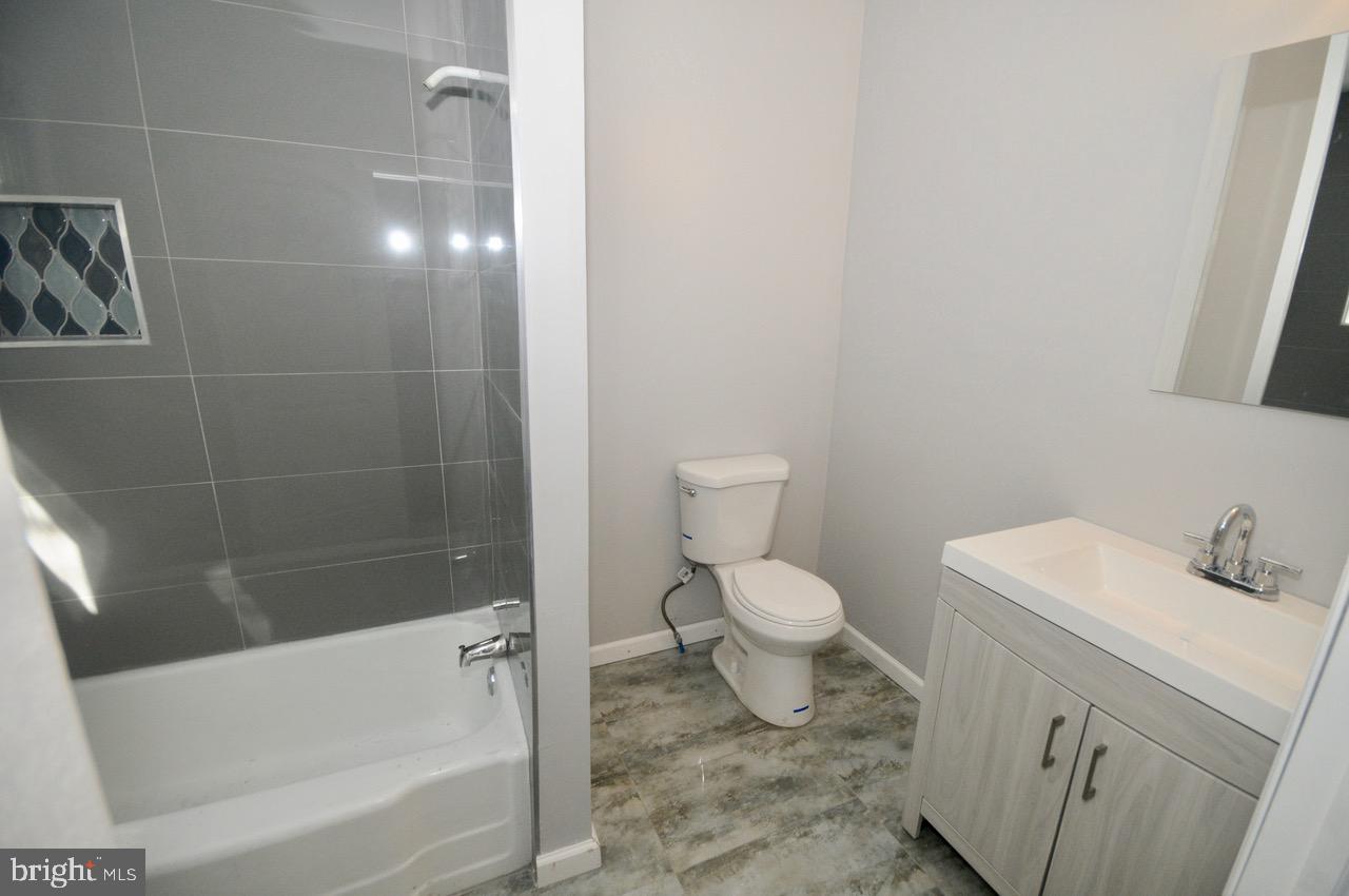 2510 Good Intent Road Woodbury, NJ 08096 - Photo 12 of 20 Downstairs Full Bath with Tub/Shower