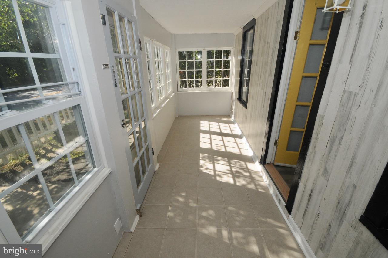 2510 Good Intent Road Woodbury, NJ 08096 - Photo 4 of 20 Enclosed Front Porch / Front Door