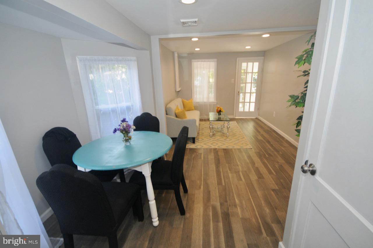 2510 Good Intent Road Woodbury, NJ 08096 - Photo 9 of 20 Breakfast Nook w/View to Living Room