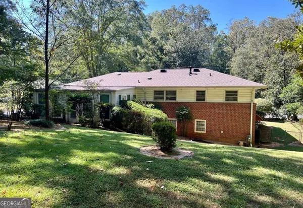 $2,040 | 2560 Wood Valley Drive, East Point, GA 30344