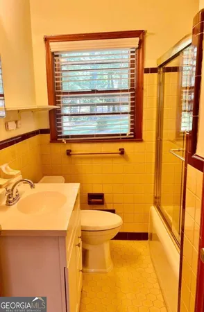 $2,040 | 2560 Wood Valley Drive, East Point, GA 30344