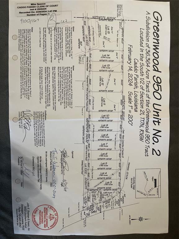 11 Pinehurst Road Greenwood, LA 71033 - Photo 2 of 2 a view of a bathroom with a shower and a window