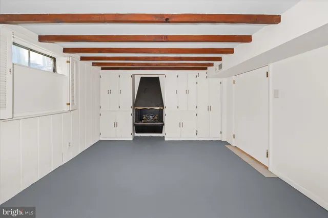 a view of empty room