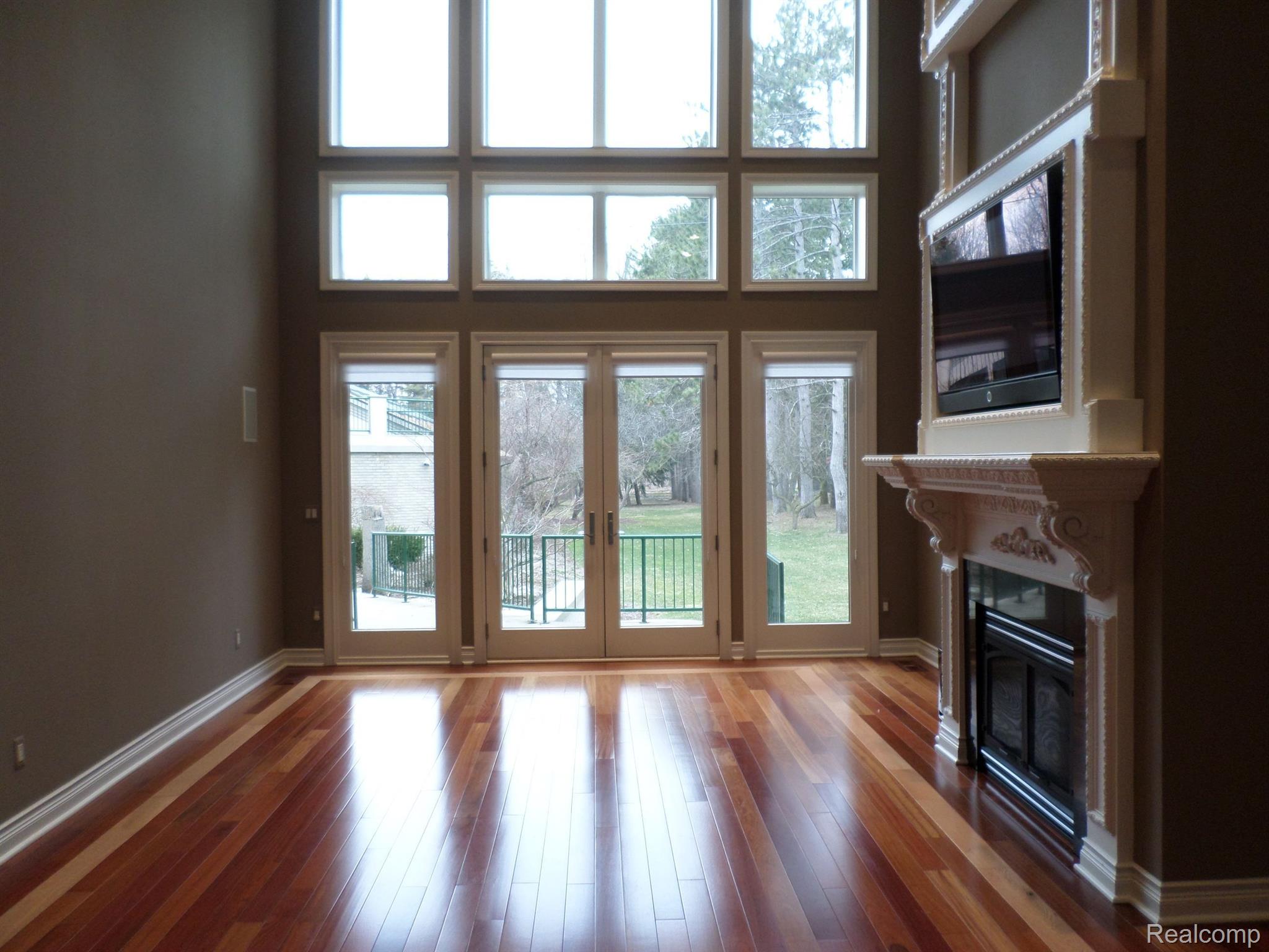17515 Millar Road Clinton Township, MI 48036 - Photo 11 of 72 Living Room
