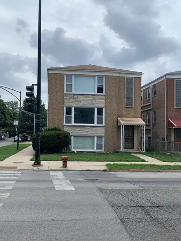 $1,300 | 5801 West Addison Street, Unit G, Chicago, IL 60634