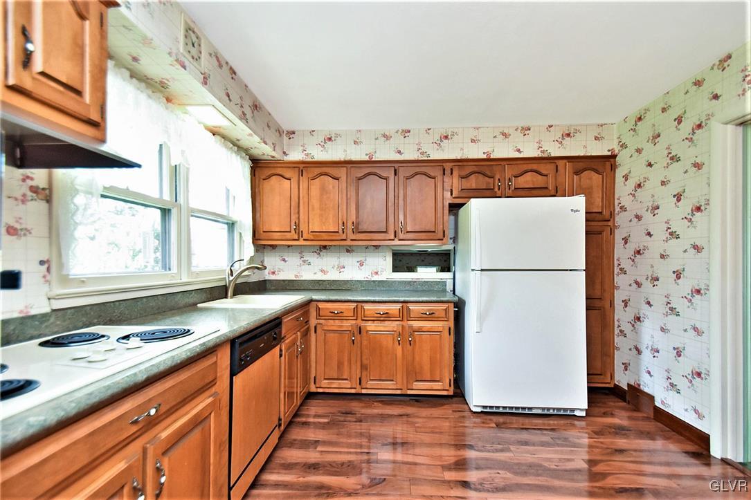 2051 Hopewell Road Bethlehem, PA 18017 - Photo 13 of 41 Gallery Image 13