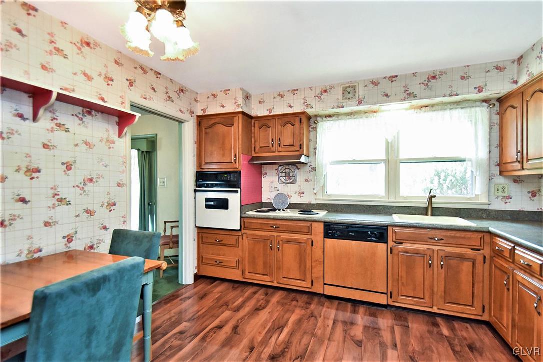 2051 Hopewell Road Bethlehem, PA 18017 - Photo 14 of 41 Gallery Image 14