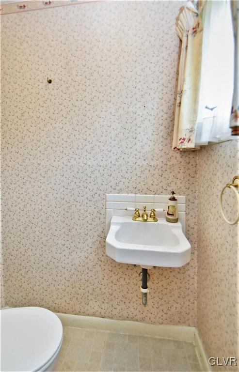2051 Hopewell Road Bethlehem, PA 18017 - Photo 18 of 41 Powder room. Lower level.