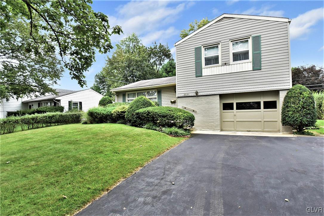 2051 Hopewell Road Bethlehem, PA 18017 - Photo 2 of 41 Gallery Image 2