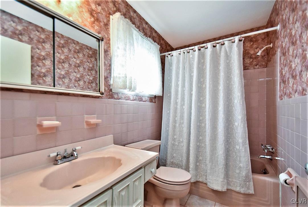 2051 Hopewell Road Bethlehem, PA 18017 - Photo 24 of 41 Gallery Image 24