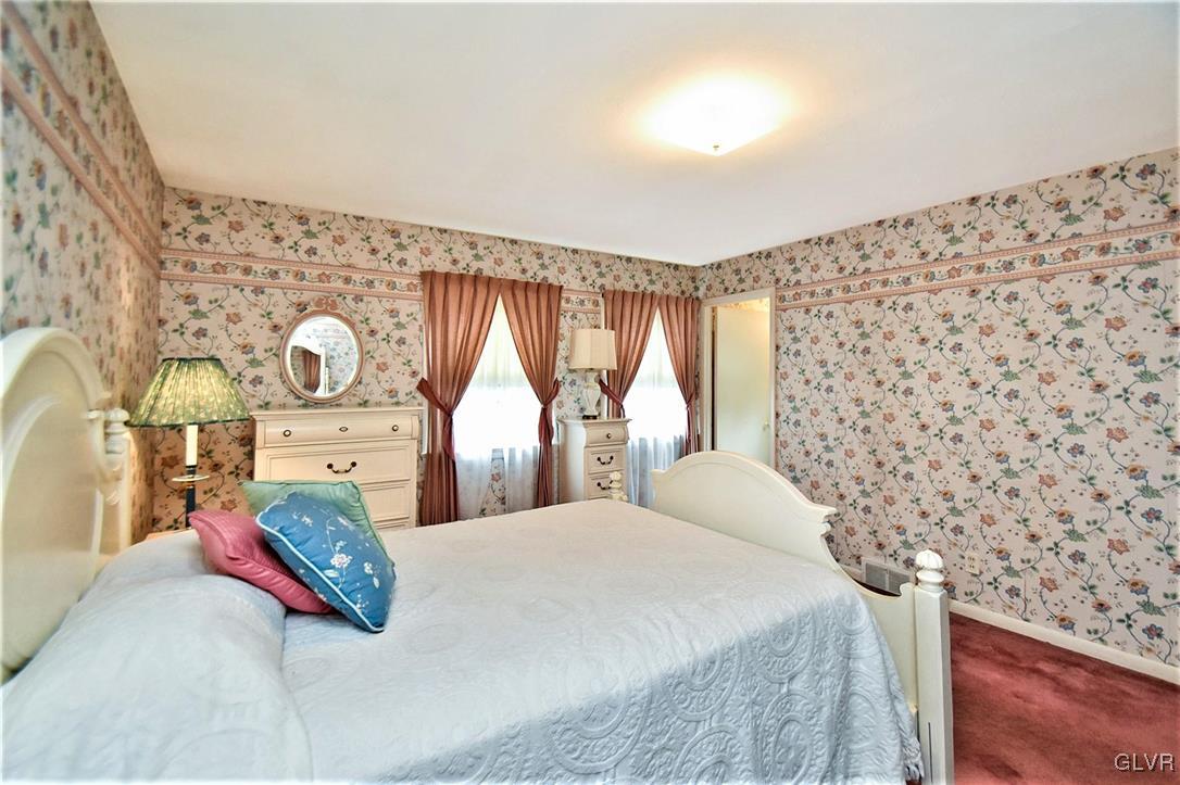 2051 Hopewell Road Bethlehem, PA 18017 - Photo 32 of 41 Gallery Image 32