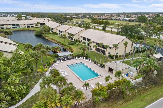 $259,000 | 380 3 Lakes Lane, Unit E, Venice, FL 34285