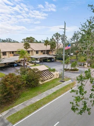 $259,000 | 380 3 Lakes Lane, Unit E, Venice, FL 34285