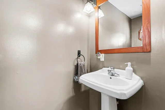 $499,000 | 10881 Hoffman Road, Three Rivers, MI 49093