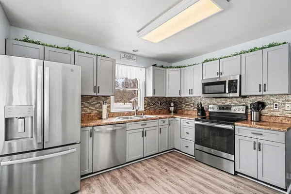 $479,000 | 10881 Hoffman Road, Three Rivers, MI 49093