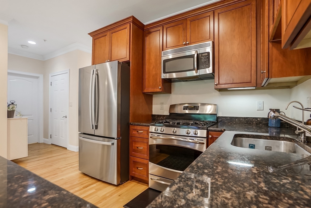 13 Junction Lane, Unit 13 Hamilton, MA 01982 - Photo 4 of 37