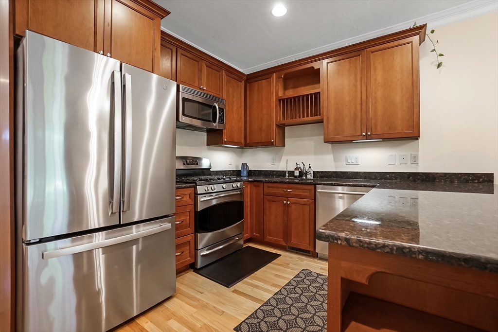 13 Junction Lane, Unit 13 Hamilton, MA 01982 - Photo 5 of 37