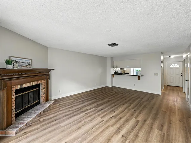 $2,100 | 1816 Mill Run Circle, Tampa, FL 33613