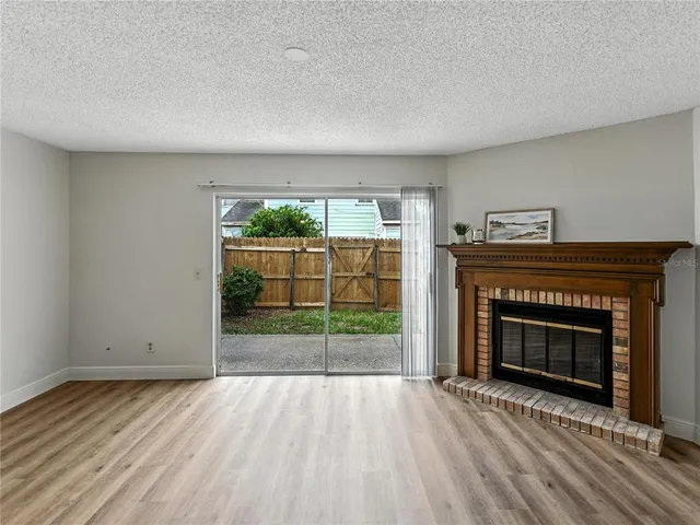 $2,100 | 1816 Mill Run Circle, Tampa, FL 33613