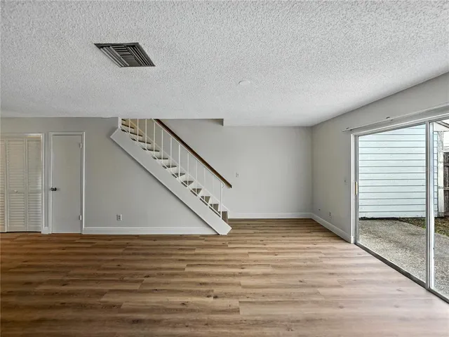 $2,100 | 1816 Mill Run Circle, Tampa, FL 33613