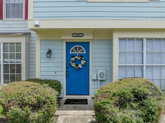 $2,100 | 1816 Mill Run Circle, Tampa, FL 33613