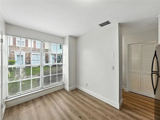 $2,100 | 1816 Mill Run Circle, Tampa, FL 33613