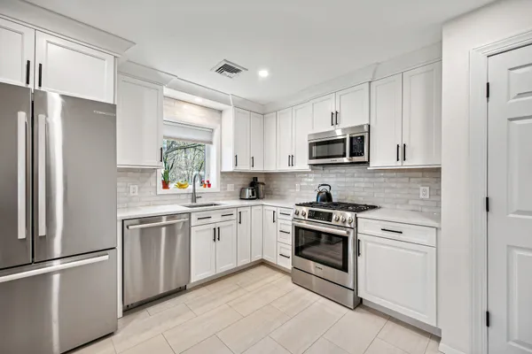 $570,000 | 399 Green Lane, Ewing, NJ 08638