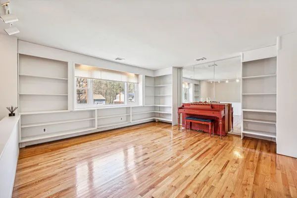 $570,000 | 399 Green Lane, Ewing, NJ 08638