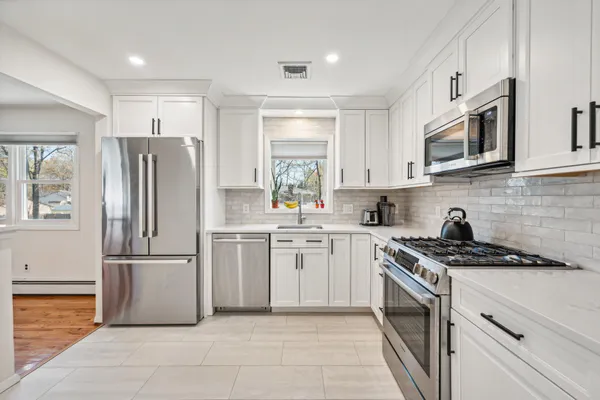 $570,000 | 399 Green Lane, Ewing, NJ 08638