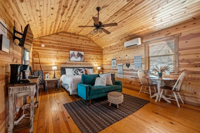 $939,000 | 406 South Columbus Street, Fredericksburg, TX 78624