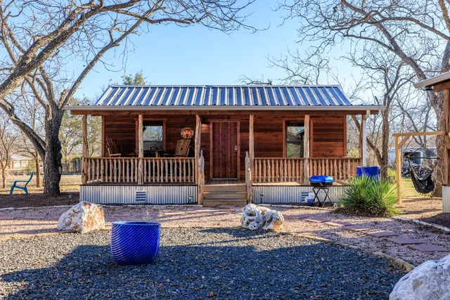 $939,000 | 406 South Columbus Street, Fredericksburg, TX 78624