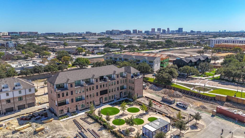 4070 Oak Circle Addison, TX 75001 - Photo 21 of 38 a view of a city